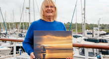 Maggie White Collecting The Canvas Of Her Winning 2022 Entry (1)