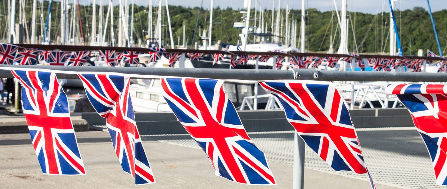 Desktop Thin Banner Beaulieu River 1440X614 1 1440X610