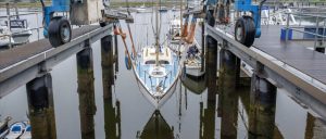 Beaulieu River boatyard hoist in action